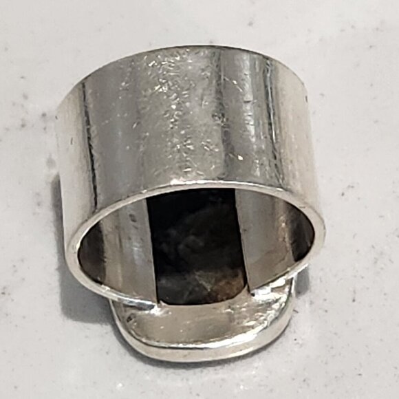 Labradorite Sterling Silver Rectangle Ring - Picture 4 of 6